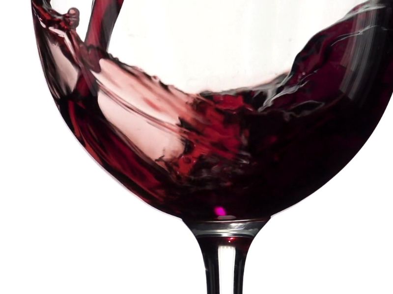 Ovnovi su energični i impulsivni, a Shiraz, vino bogatog tela, savršeno odgovara njihovom karakteru i temperamentu.