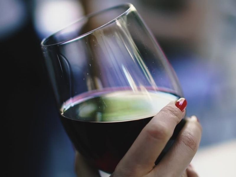 Vino i horoskop stvaraju čaroliju, odražavajući našu ličnost kroz izbor, energiju i karakter svakog znaka.